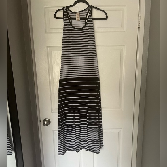 Black and white striped maxi sundress (used) - Picture 2 of 2